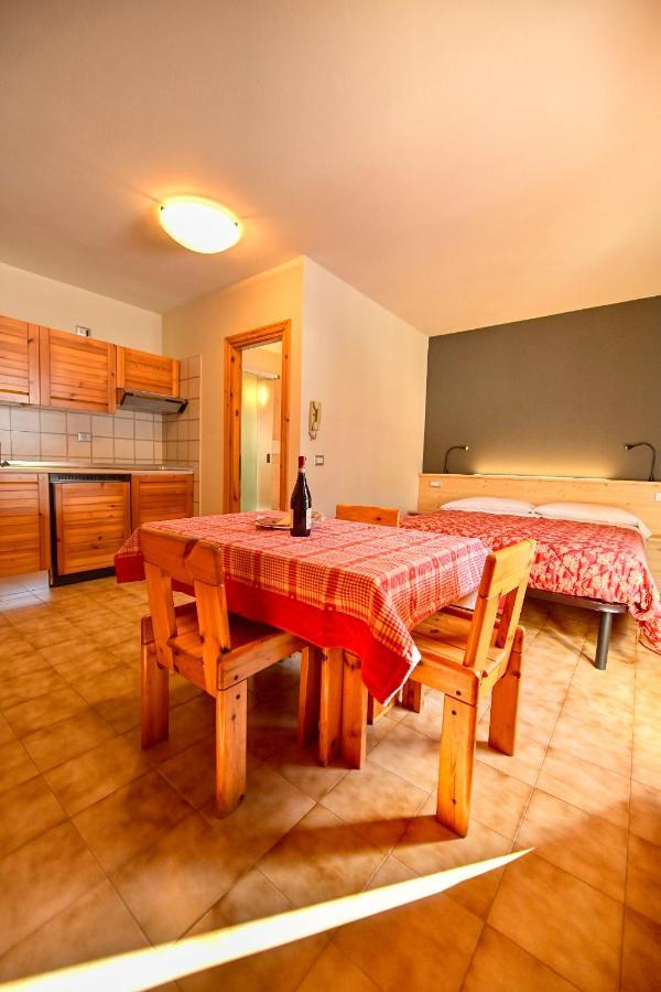 Residence Raethia Tra Bormio E Livigno Pradelle Kültér fotó